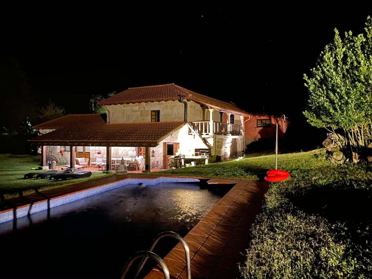 Habitaciones Con Bano Individual En Casa De Campo. Piscina. Amoeiro Buitenkant foto